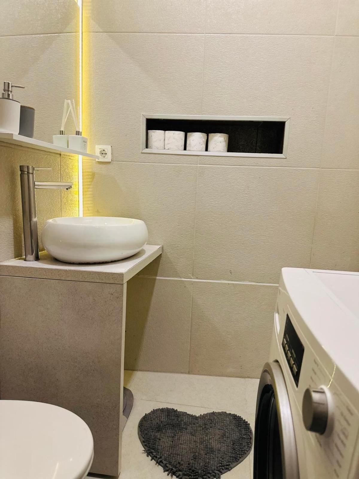 Relax Exclusive Apartment Free Public Parking Sarajevo Luaran gambar